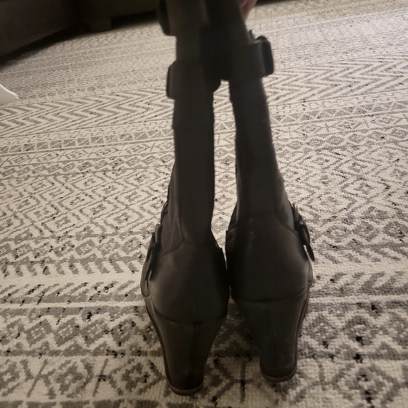 KORK-EASE Black Leather Platform Wedge Boots w/ Buckle Details EUC - Picture 3 of 7